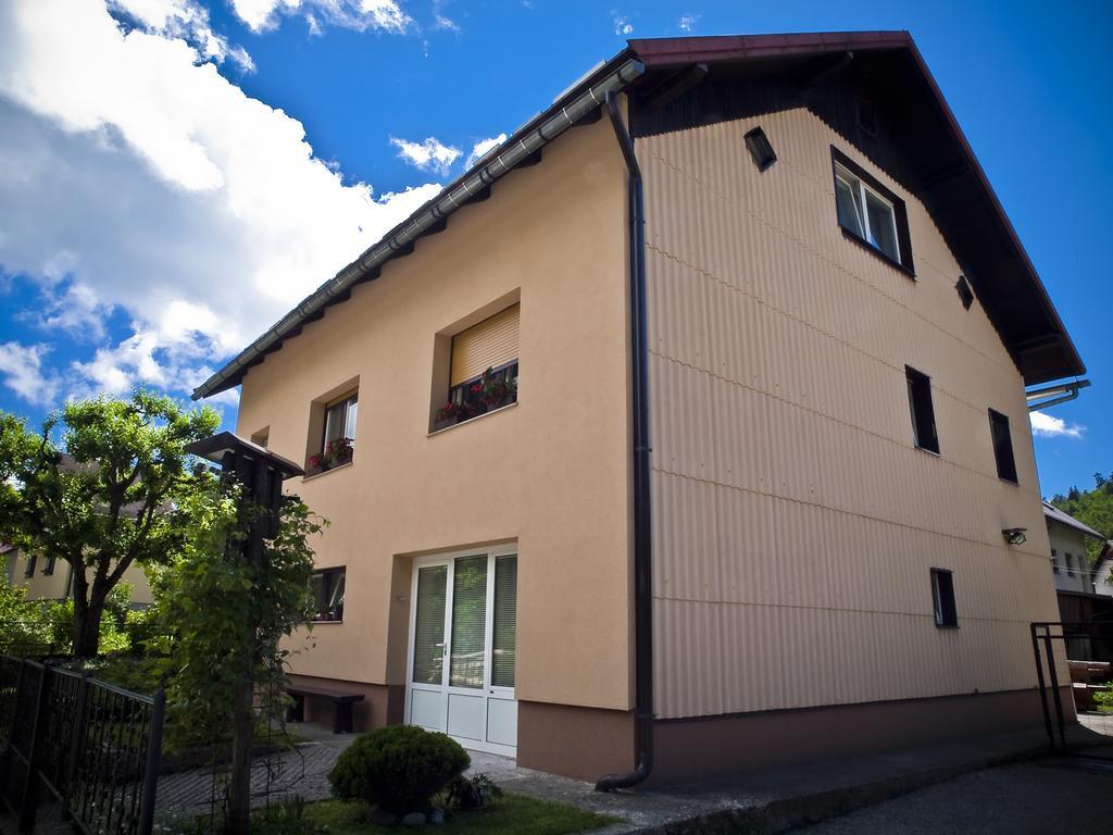 Apartments Gale Delnice Eksteriør bilde