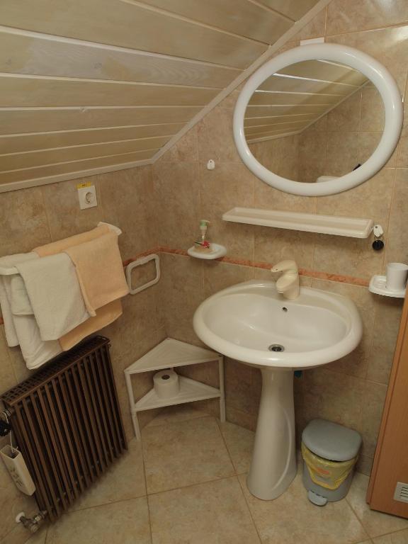 Apartments Gale Delnice Rom bilde